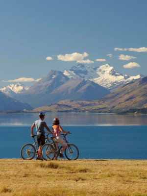 Cycling the Walter Peak back-country trail on the shores of Lake Wakatipu.